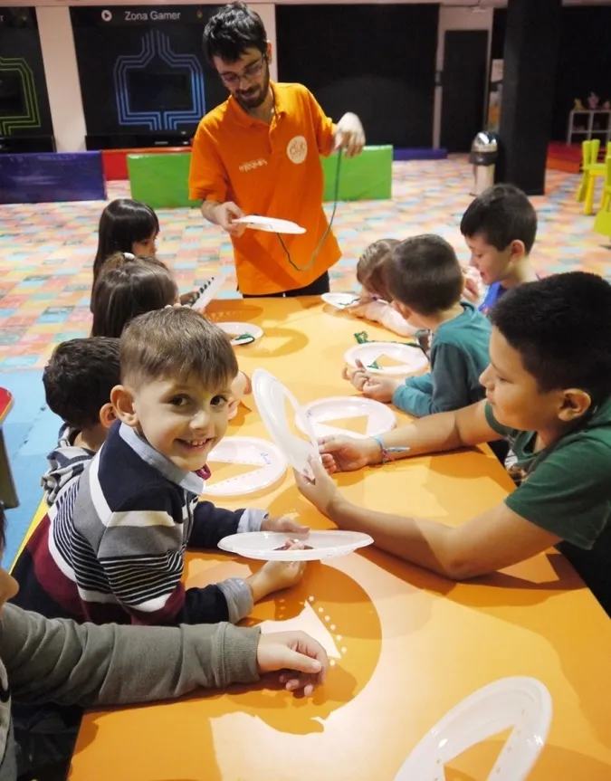 Los talleres navideños continúan en el Centro Comercial El Tormes hasta el sábado