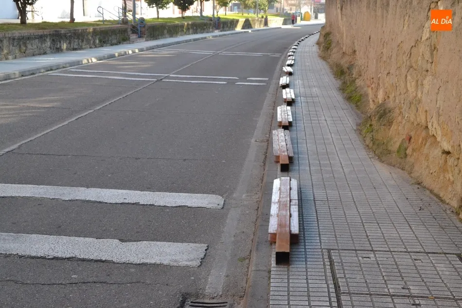 Foto 7 - Madrugador arranque del montaje de las agujas debido a la capea del Toro de San Sebasti&aacute;n  