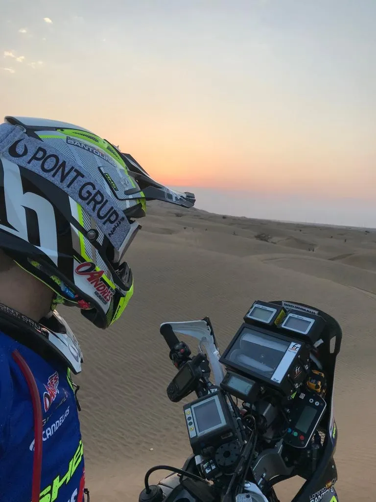Foto 2 - Lorenzo Santolino ya rueda en el Dakar 2020