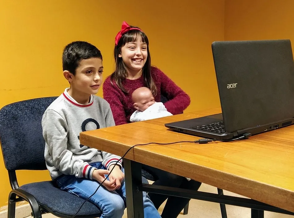 Los niños de Guijuelo contactan un año más con los Reyes Magos por videoconferencia. Fotos: BPM David Hernández