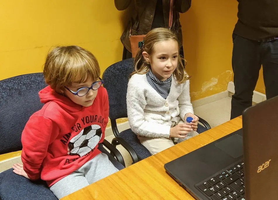 Foto 2 - Los Reyes Magos reciben la llamada de los ni&ntilde;os de la villa