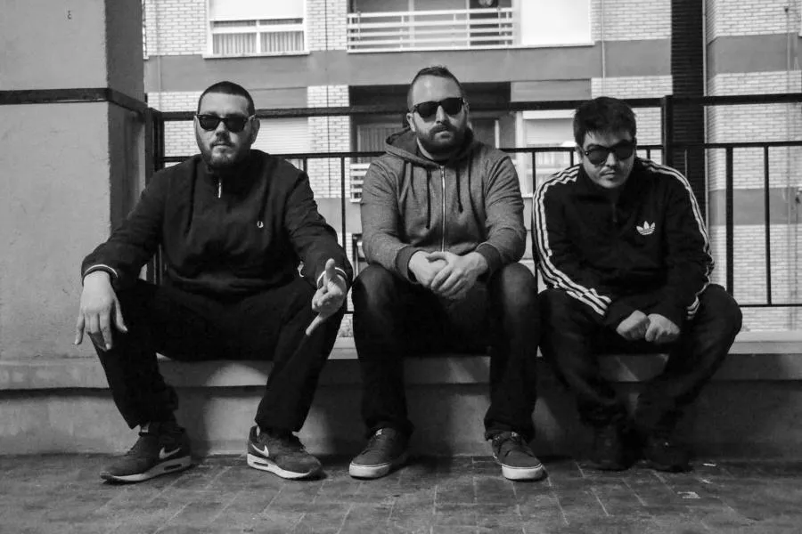 Los Chikos del Maíz. BOA