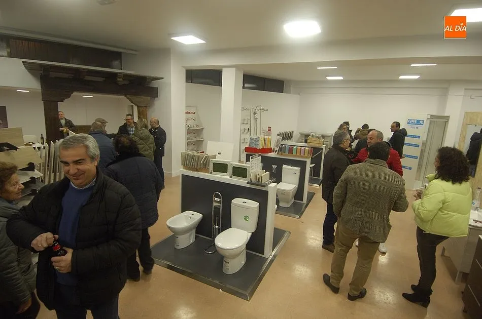 Foto 7 - SOPAM&nbsp;inaugura su exposici&oacute;n de material de ba&ntilde;o y construcci&oacute;n en pleno coraz&oacute;n de la Ciudad  