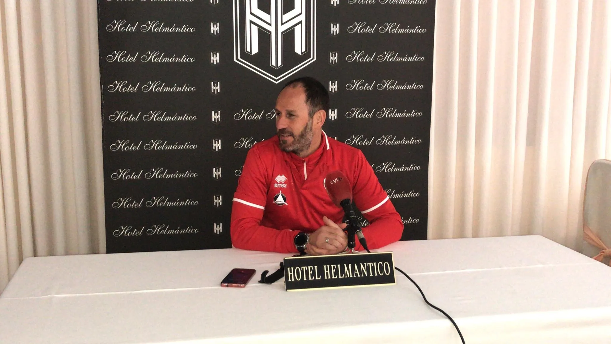 Jabi Luaces durante la rueda de prensa