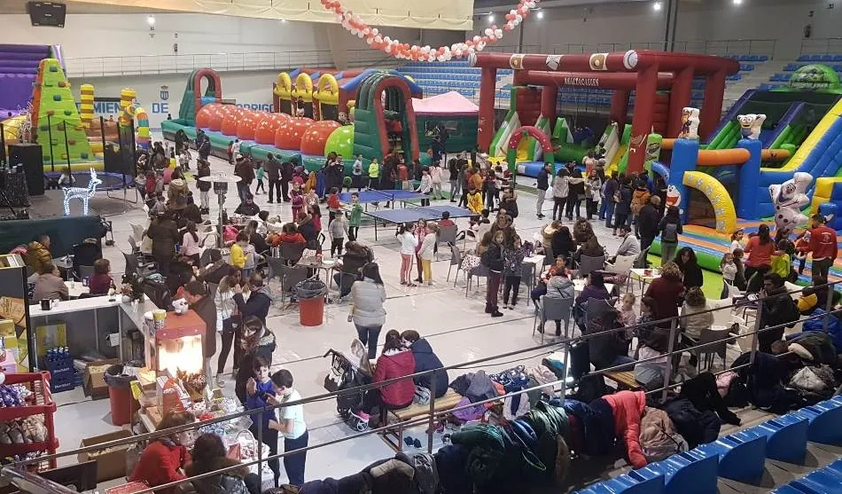 Foto 2 - Gran &eacute;xito de la palomitada de Navilandia, que recibir&aacute; a los Reyes Magos este s&aacute;bado  
