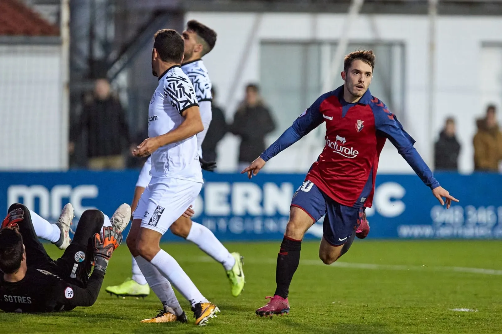 Hualde marca el empate a uno para Osasuna Promesa / Osasuna
