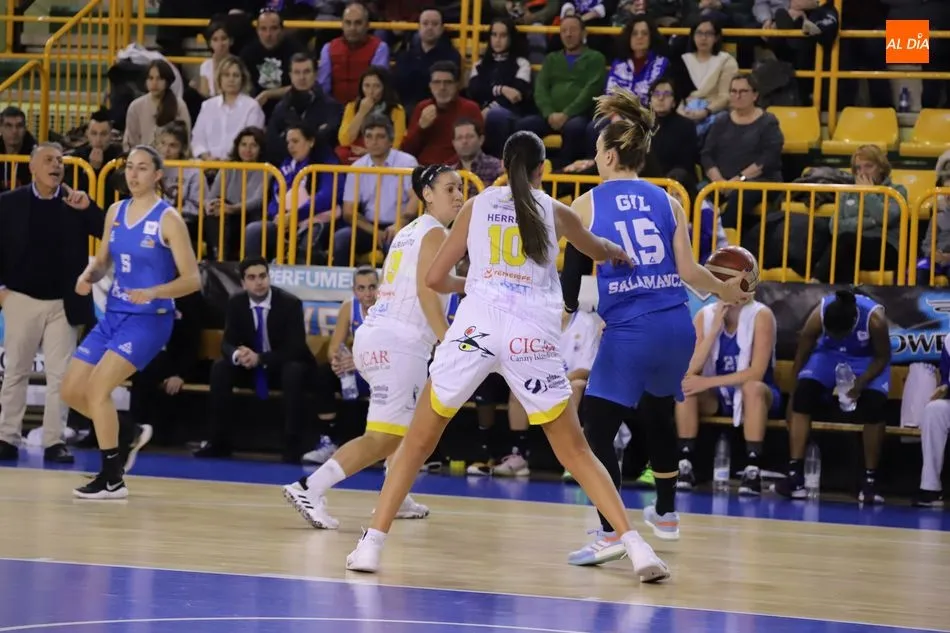 Foto 11 - El Perfumer&iacute;as Avenida empieza el 2020 en modo apasionadora al batir al Clarinos (89-37)