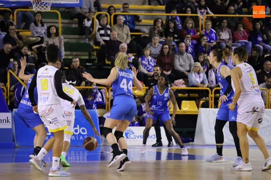 Foto 3 - El Perfumer&iacute;as Avenida empieza el 2020 en modo apasionadora al batir al Clarinos (89-37)