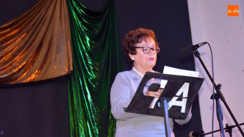 Foto 5 - La m&uacute;sica y la solidaridad triunfan en la velada navide&ntilde;a de la Asociaci&oacute;n de Mujeres Villa de...