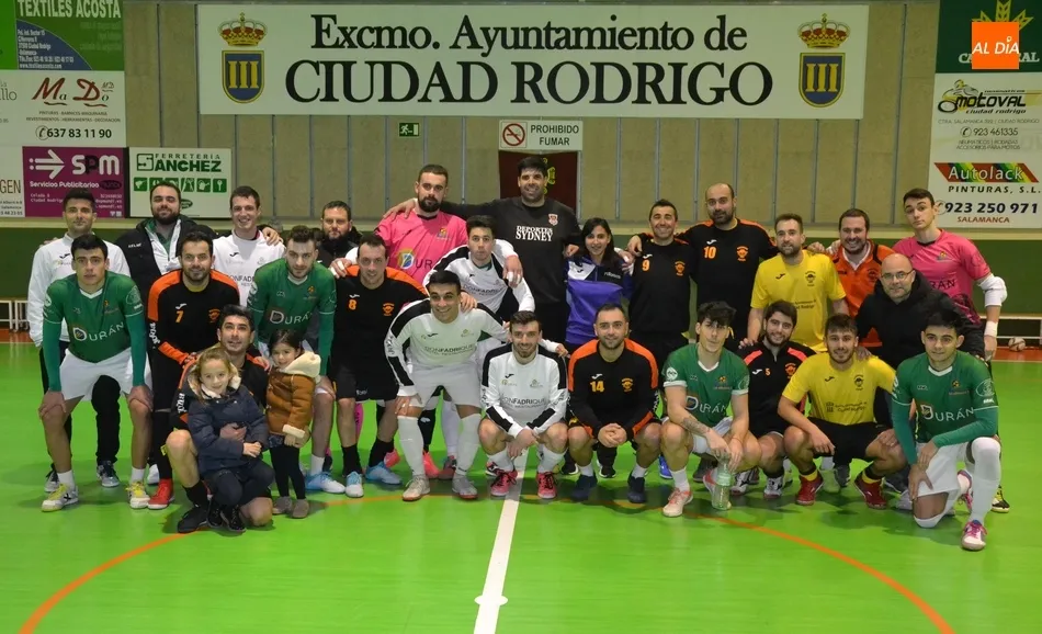 Foto 6 - El Piensos Dur&aacute;n Albense gana con un solitario gol al Mir&oacute;briga Futsal en la batalla contra el...