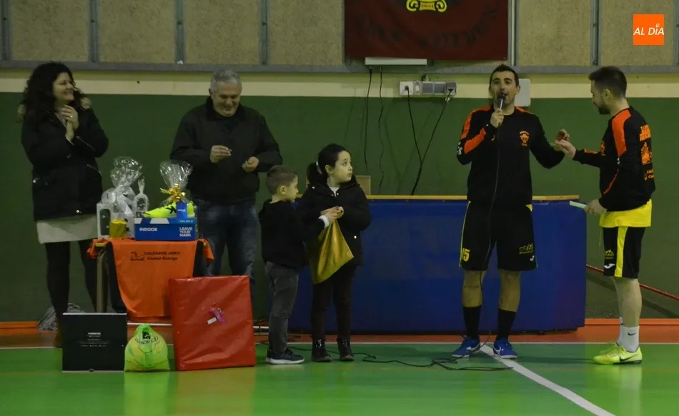 Foto 2 - El Piensos Dur&aacute;n Albense gana con un solitario gol al Mir&oacute;briga Futsal en la batalla contra el...