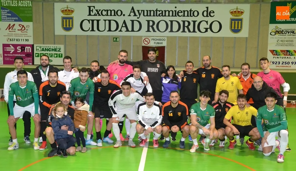 Foto 5 - El Piensos Dur&aacute;n Albense gana con un solitario gol al Mir&oacute;briga Futsal en la batalla contra el...
