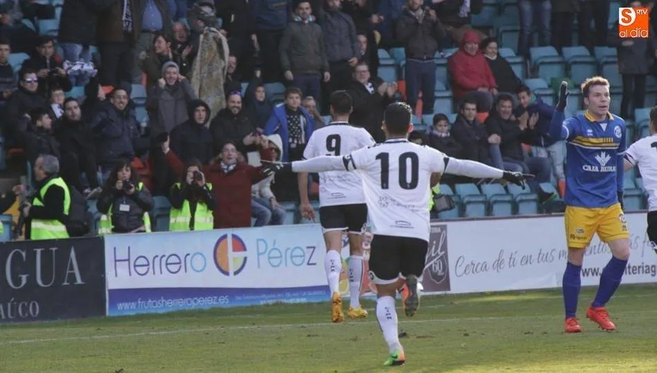 Martín Galván celebra un gol en una temporada anterior