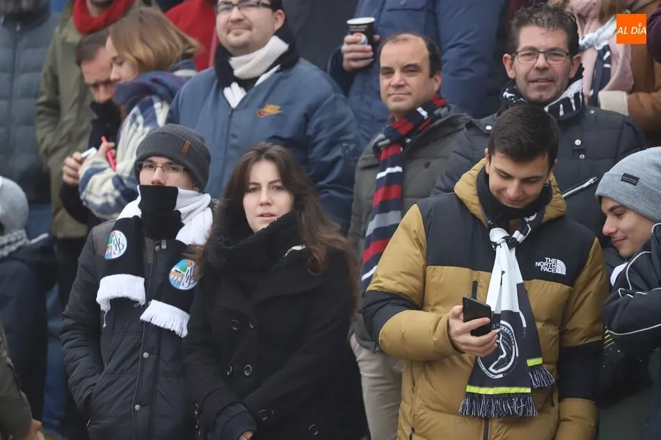 Foto 7 - La afici&oacute;n de Unionistas arropa al equipo en el primer partido del a&ntilde;o