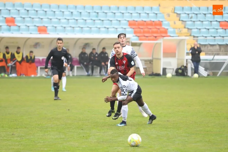 Foto 8 - Un revulsivo Diego Vargas le da los tres puntos al filial del Salamanca UDS frente al Mirand&eacute;s...