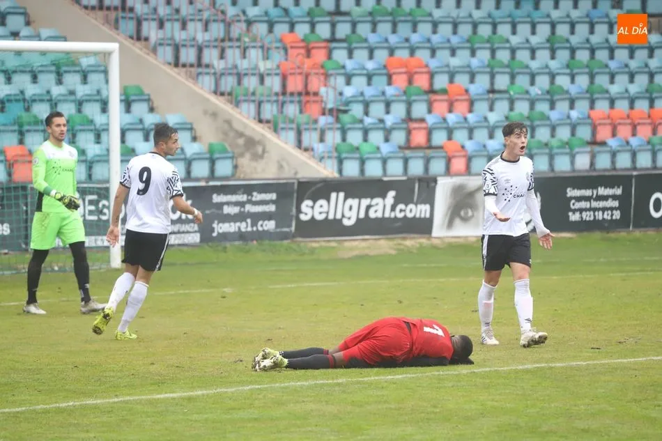 Foto 5 - Un revulsivo Diego Vargas le da los tres puntos al filial del Salamanca UDS frente al Mirand&eacute;s...