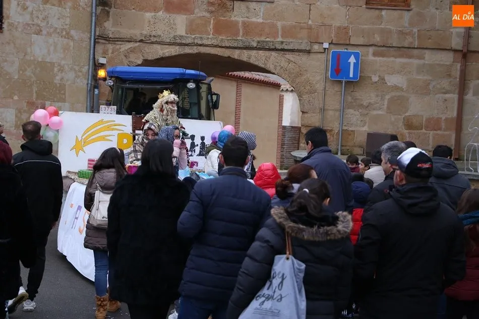 La cabalgata salde la Plaza Mayor