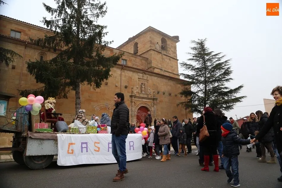Foto 9 - Los Reyes Magos reparten ilusi&oacute;n en Babilafuente
