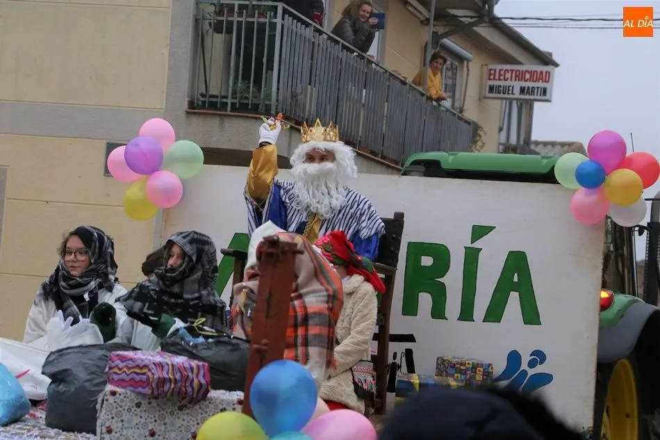 Foto 8 - Los Reyes Magos reparten ilusi&oacute;n en Babilafuente
