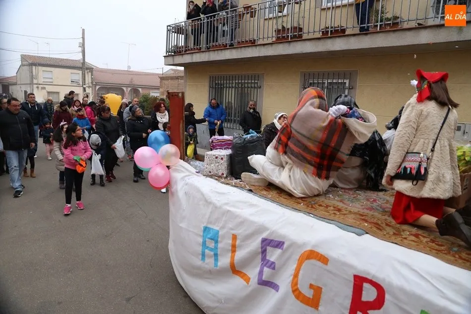 Foto 4 - Los Reyes Magos reparten ilusi&oacute;n en Babilafuente