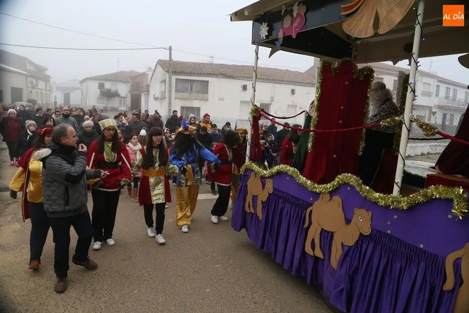 Foto 4 - Los Reyes Magos visitan Villoruela antes de su gran noche