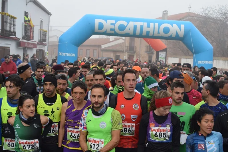 Foto 10 - Juan Bueno y Mar&iacute;a Mercedes Pila se llevan la 8&ordf; Carrera del Rosc&oacute;n de Paradinas, con r&eacute;cord de ...