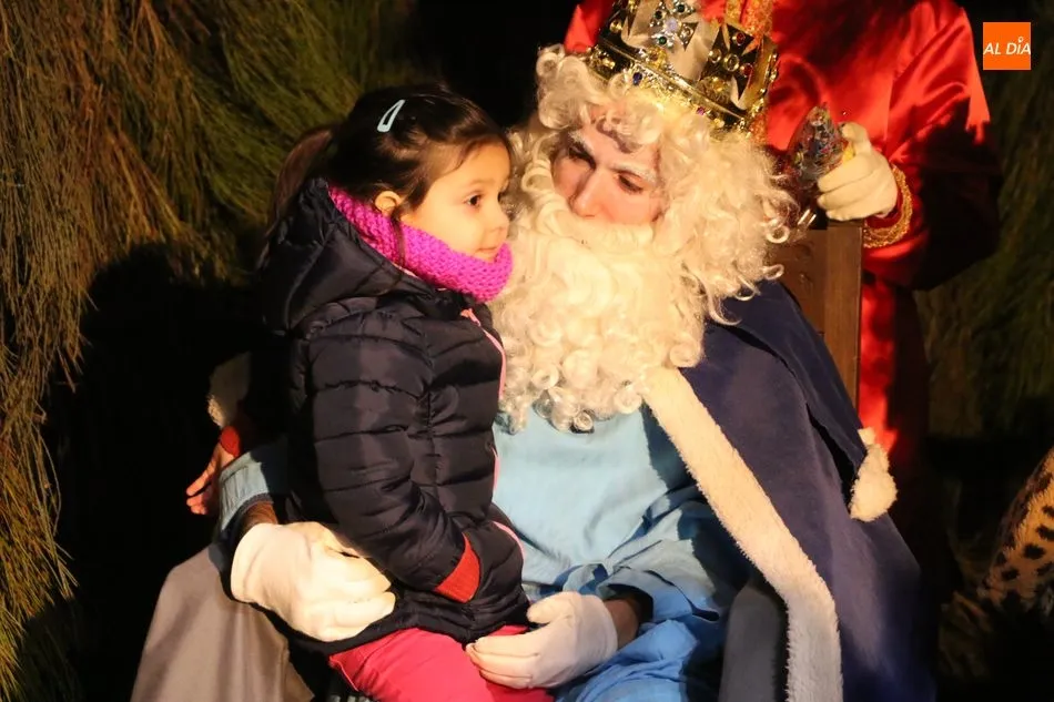 Foto 10 - Los Reyes Magos llenan Vitigudino de ilusi&oacute;n  