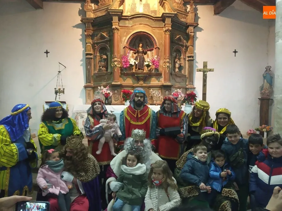 Foto 3 - Los Reyes Magos reparten ilusi&oacute;n en Guijuelo