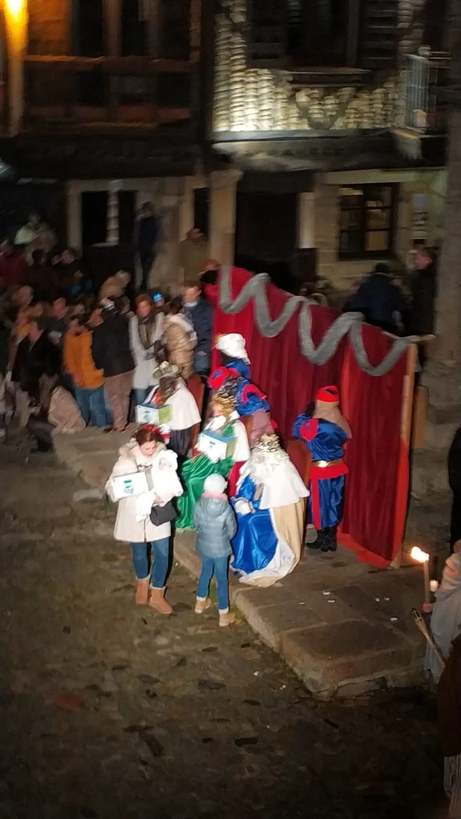Foto 3 - Los Reyes Magos regalan ilusi&oacute;n en La Alberca