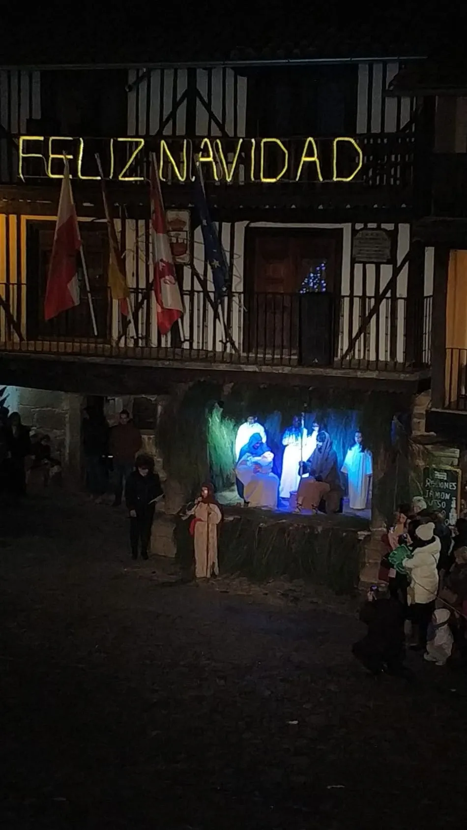 Foto 2 - Los Reyes Magos regalan ilusi&oacute;n en La Alberca