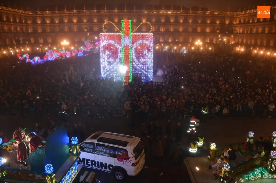Foto 11 - Salamanca se llena de ilusi&oacute;n de padres y ni&ntilde;os con la Cabalgata de Reyes