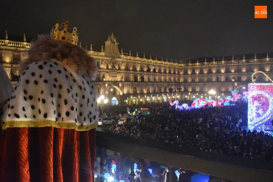 Foto 8 - Salamanca se llena de ilusi&oacute;n de padres y ni&ntilde;os con la Cabalgata de Reyes
