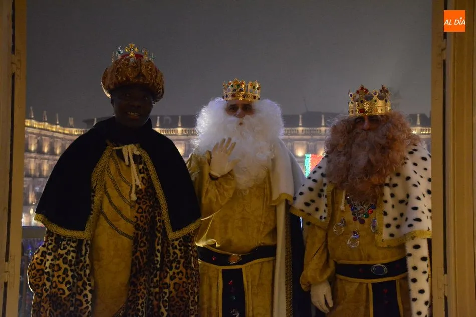 Foto 4 - Salamanca se llena de ilusi&oacute;n de padres y ni&ntilde;os con la Cabalgata de Reyes