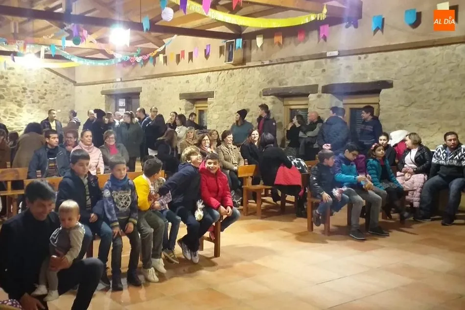 Foto 8 - Los Reyes de Oriente hacen las delicias de peque&ntilde;os y mayores en Cip&eacute;rez  
