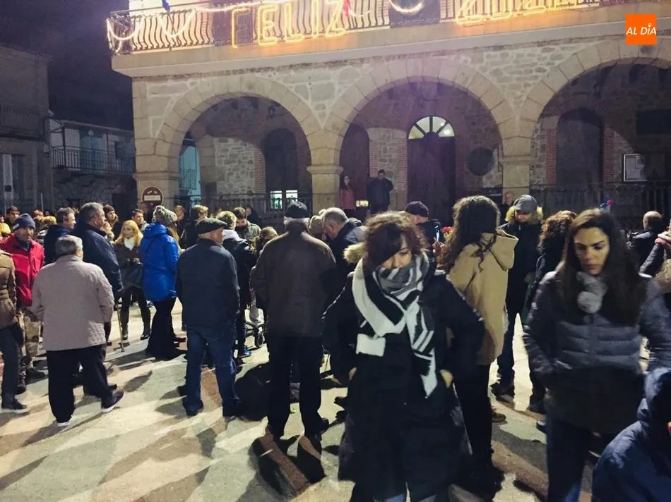 Foto 6 - Los Reyes Magos no se olvidan en Villarino ni de ni&ntilde;os ni de mayores  