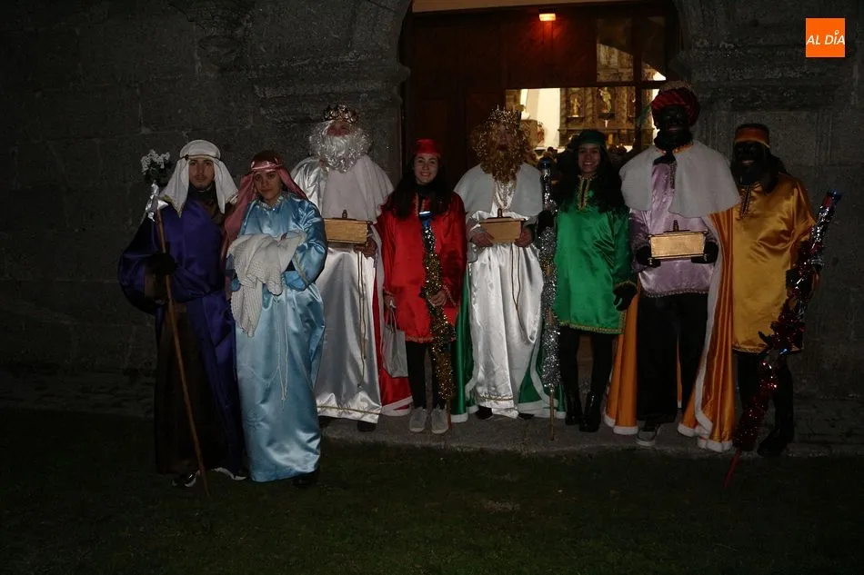 Foto 5 - Los Santos recibe una emocionante visita de los Reyes Magos