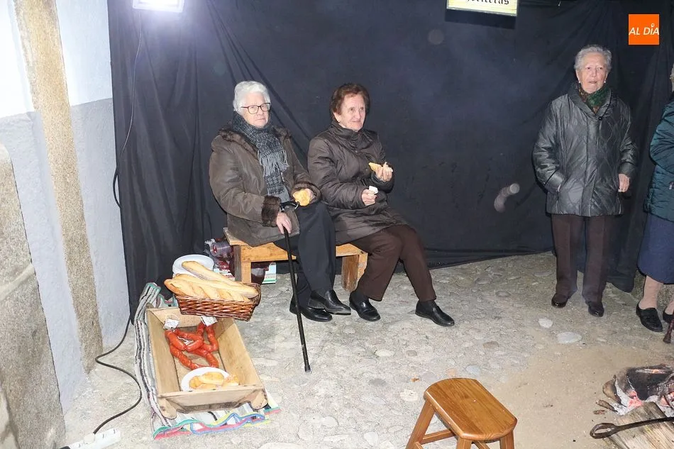 Foto 8 - Ledrada recibe a los Reyes Magos con un bel&eacute;n viviente