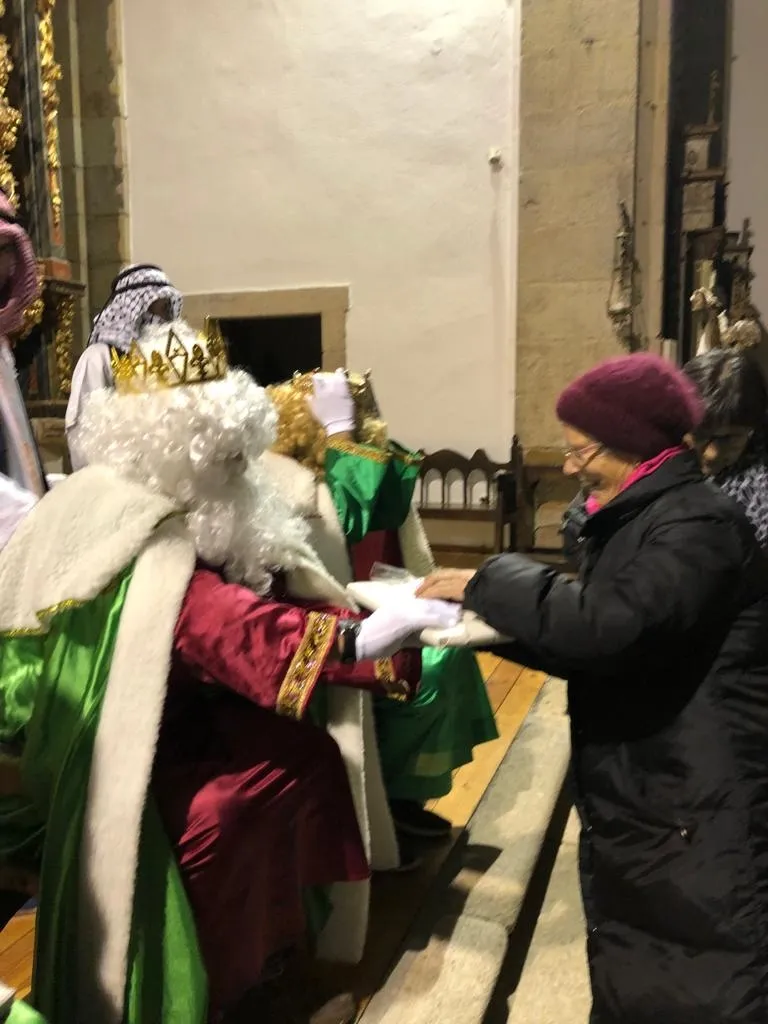 Foto 8 - Mogarraz recibe con los brazos abiertos a los Reyes Magos
