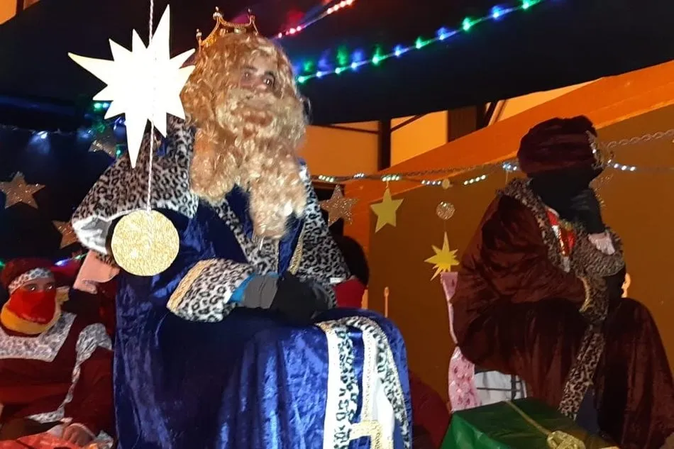 Foto 4 - Los Reyes Magos visitan Cabeza del Caballo antes de viajar a Bel&eacute;n  