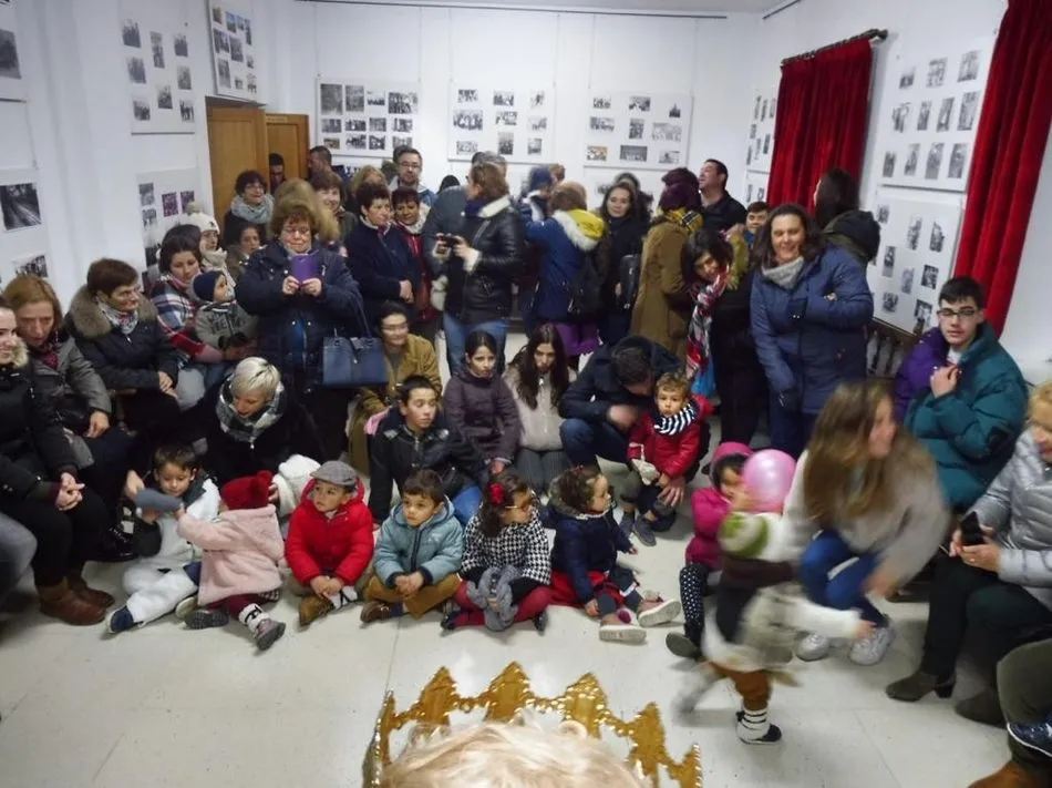 Foto 6 - En Barruecopardo reciben a los Reyes Magos con un chocolate caliente