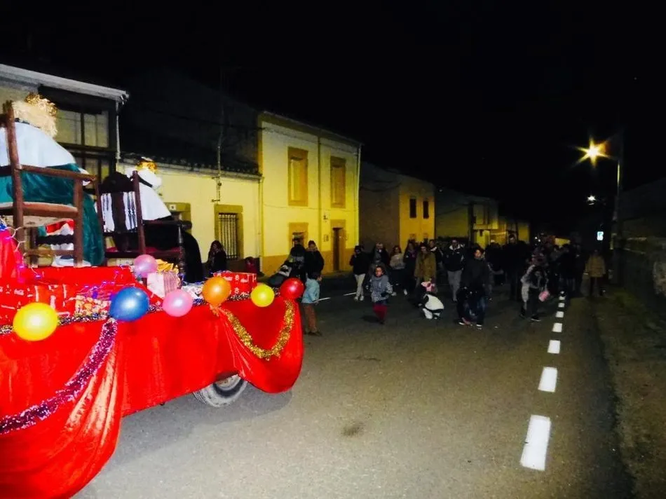 Foto 2 - En Barruecopardo reciben a los Reyes Magos con un chocolate caliente