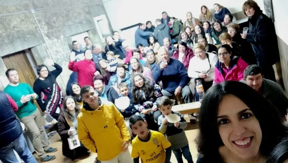 En La Vídola dan la bienvenida a los Reyes Magos con sidra y dulces  