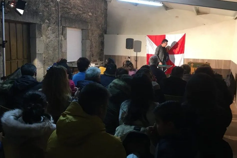 Foto 4 - En La V&iacute;dola dan la bienvenida a los Reyes Magos con sidra y dulces  