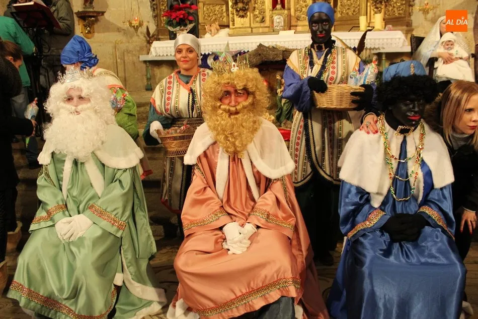 Foto 11 - Los ni&ntilde;os de Yecla de Yeltes amenizan la llegada de los Reyes Magos  