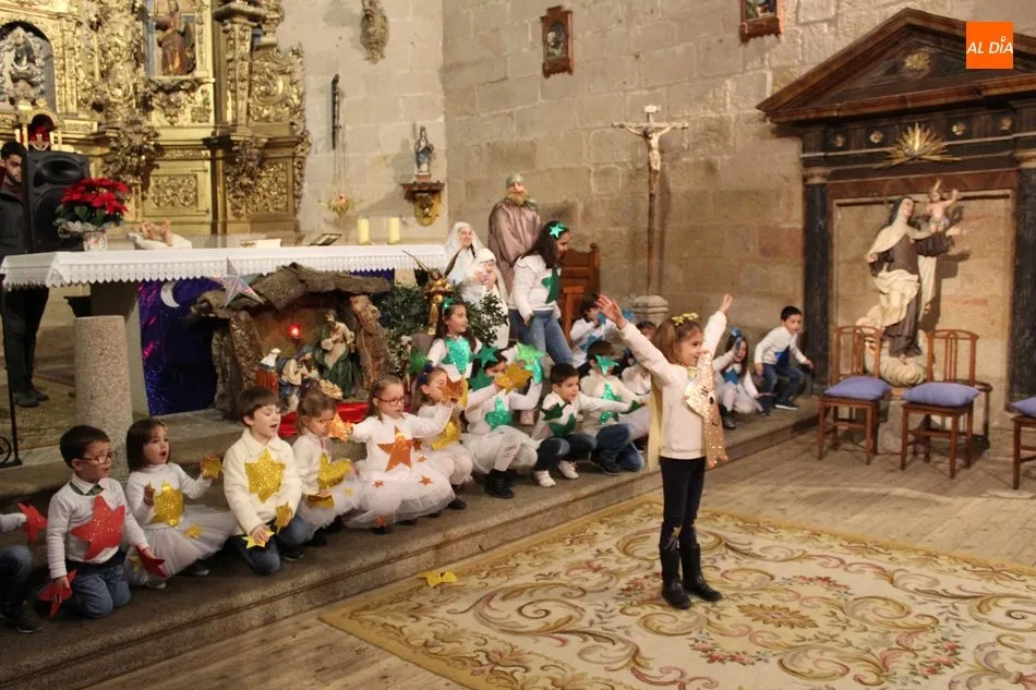 Foto 8 - Los ni&ntilde;os de Yecla de Yeltes amenizan la llegada de los Reyes Magos  