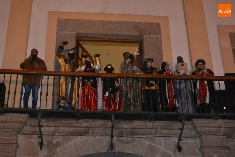 Foto 5 - Ilusi&oacute;n y nervios para dar la bienvenida a los Reyes Magos en su multitudinaria Cabalgata