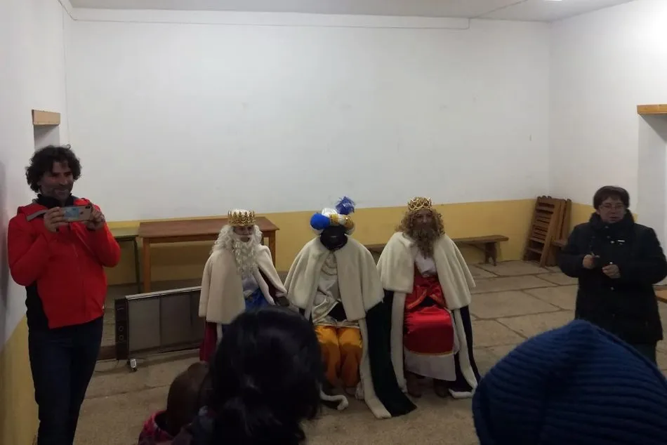 Foto 8 - Los Reyes Magos se dejan en Oriente cualquier complejo de g&eacute;nero para visitar Villasbuenas  