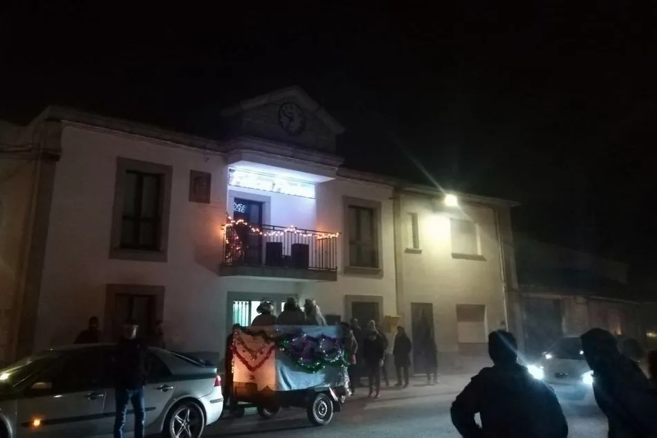 Foto 6 - Los Reyes Magos se dejan en Oriente cualquier complejo de g&eacute;nero para visitar Villasbuenas  