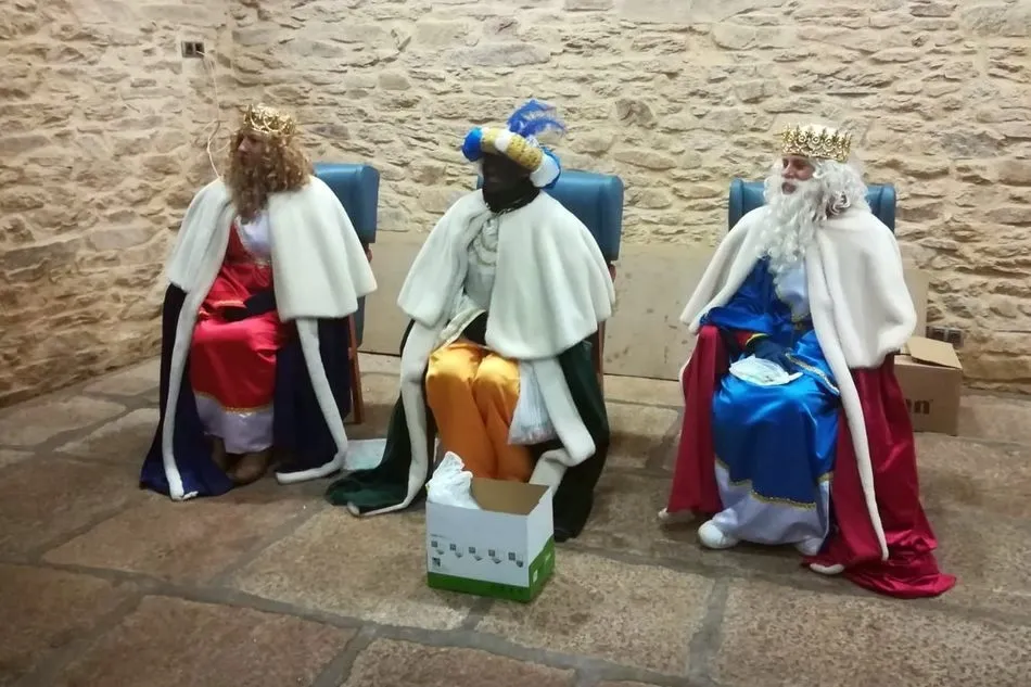 Foto 3 - Los Reyes Magos se dejan en Oriente cualquier complejo de g&eacute;nero para visitar Villasbuenas  