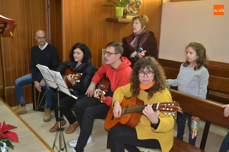 Foto 5 - El Colegio Misioneras llega al &ldquo;culmen&rdquo; de la Navidad pidiendo &ldquo;luz&rdquo; para el futuro...